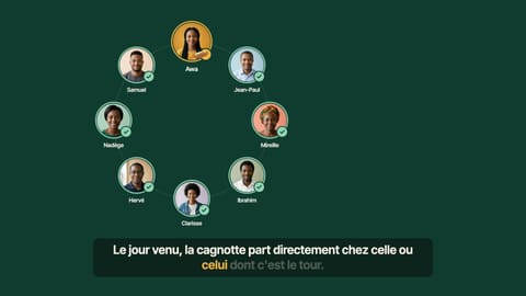 Les pièces partent en arc vers Awa, dont c'est le tour.